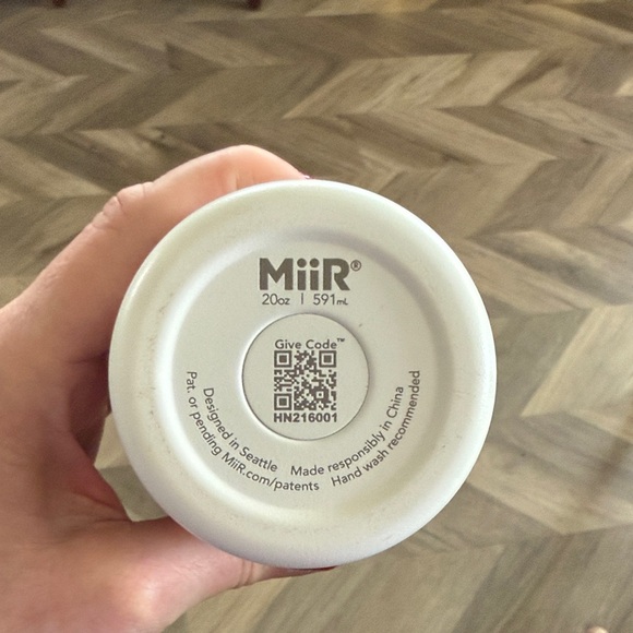 Vuori Branded Miir White Insulated Water Bottle - 20oz - Picture 2 of 6